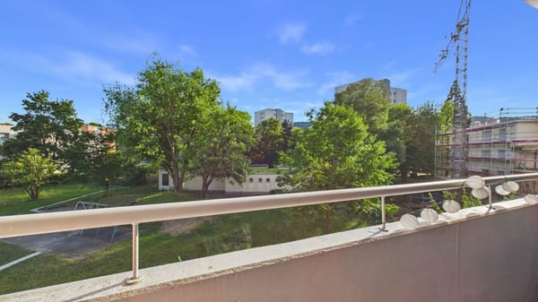 Im Baurecht: 3.5-Zimmer-Wohnung mit sonnigem Balkon in Dietikon 1