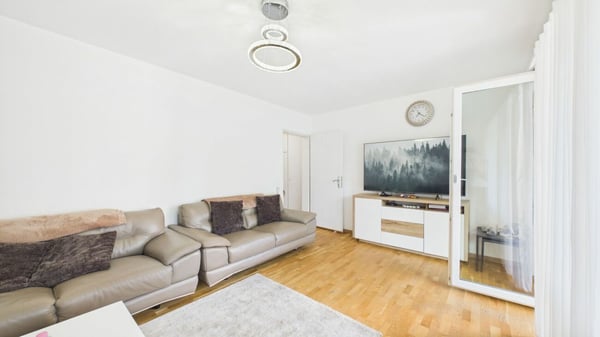 Im Baurecht: 3.5-Zimmer-Wohnung mit sonnigem Balkon in Dietikon 3