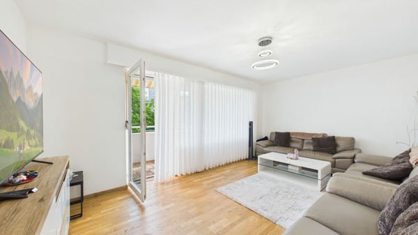 Im Baurecht: 3.5-Zimmer-Wohnung mit sonnigem Balkon in Dietikon 2