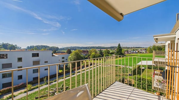 Modernes Wohnen mit Blick ins Grüne und auf die Berge 10