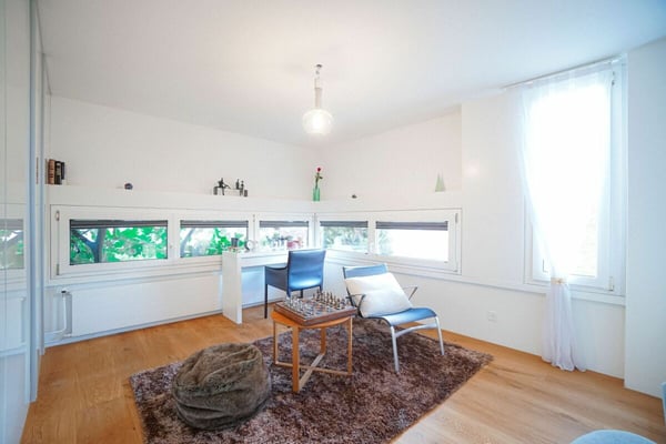 Renoviertes Eckhaus mit Cheminée in Geroldswil 7