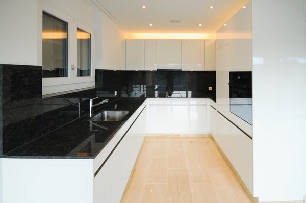 Luxus Wohnung im 1. OG mit Balkon und Weitsicht bis in die Alpen 12