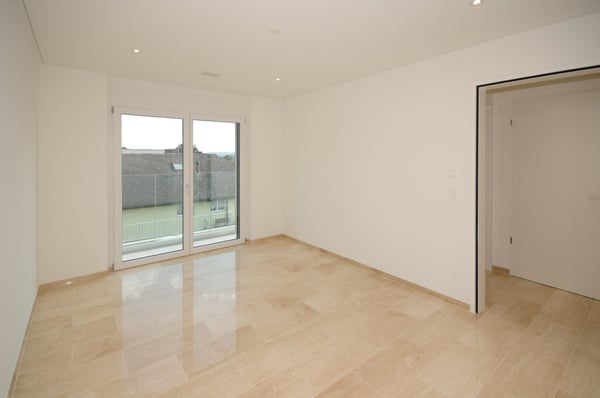 Luxus Wohnung im 1. OG mit Balkon und Weitsicht bis in die Alpen 11