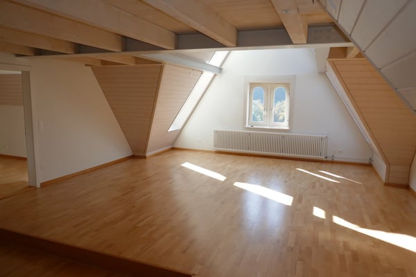 Exklusive 1.5 Zimmer-Maisonette-Dachwohnung in historischen Stadtvilla 8