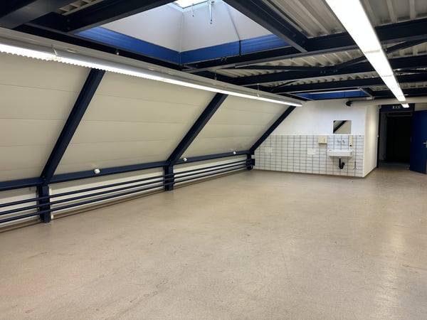 Büro oder Lager? Flexible Lösungen mit Potential in Bassersdorf 5