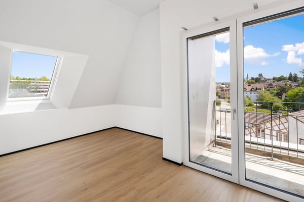 Moderne 4.5-Zimmer-Dachwohnung - Cool durch den Sommer dank Free Cooling-System 4