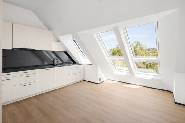 Moderne 4.5-Zimmer-Dachwohnung - Cool durch den Sommer dank Free Cooling-System 3