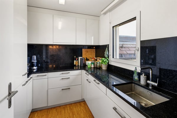 Charmante 1.5-Zimmer-Dachwohnung in Zürich-Höngg 2