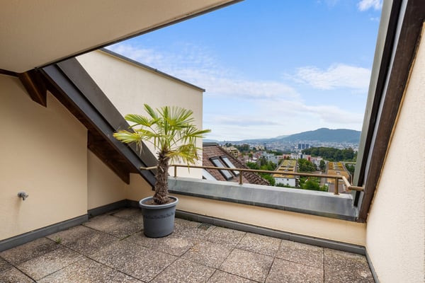 Charmante 1.5-Zimmer-Dachwohnung in Zürich-Höngg 11