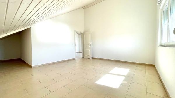 Moderne 1.5-Zimmer-Büroräume in Safenwil 4