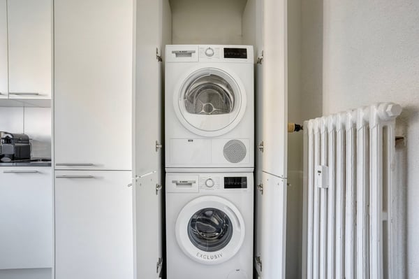 Schöne Iselin 1ZW mit privater W/T, 1 Minute zum Markt, über Blueground 15