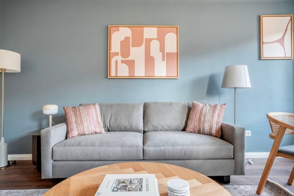 Schöne Iselin 1ZW mit privater W/T, 1 Minute zum Markt, über Blueground 2