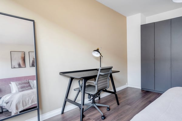 Schöne Iselin 1ZW mit privater W/T, 1 Minute zum Markt, über Blueground 11