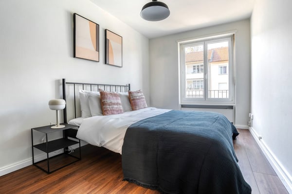 Schöne Iselin 1ZW mit privater W/T, 1 Minute zum Markt, über Blueground 16