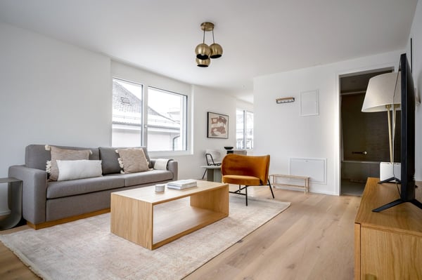 Voll rennovierte 1.0 Zim.,Keller,W/T, im Herz von Wiedikon, höhe Qualität 3