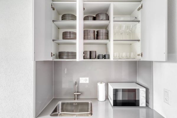 1.5 Zr im Weinegg, 10 Min. z Seefeld, voll möbliert, flex Mietdauer 7