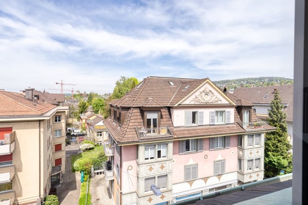 1.5 Zr im Weinegg, 10 Min. z Seefeld, voll möbliert, flex Mietdauer 4