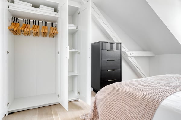 1.5 Zr im Weinegg, 10 Min. z Seefeld, voll möbliert, flex Mietdauer 10