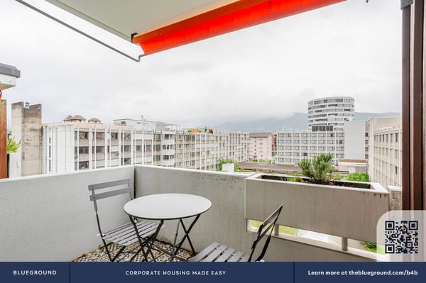 Stylish Furnished Apartment in Zürich with City Views 4