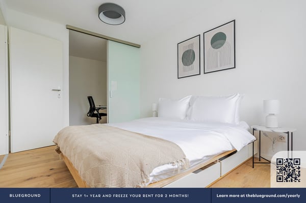 Stylish Furnished Apartment in Zürich with City Views 11