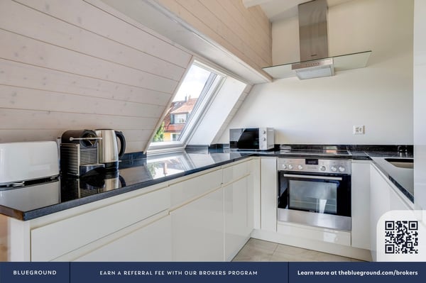 Blueground ID241, Enge 8