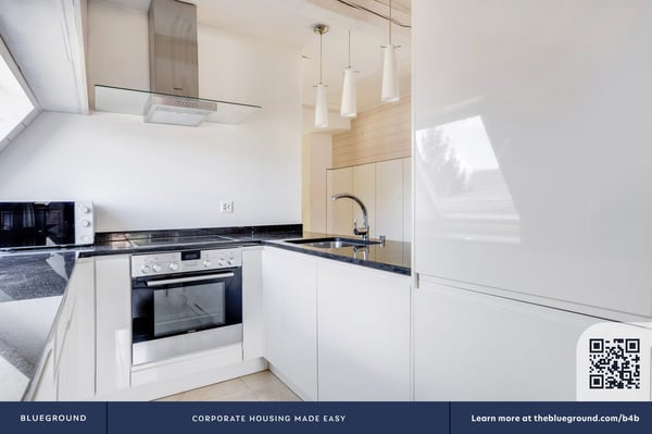 Blueground ID241, Enge 9