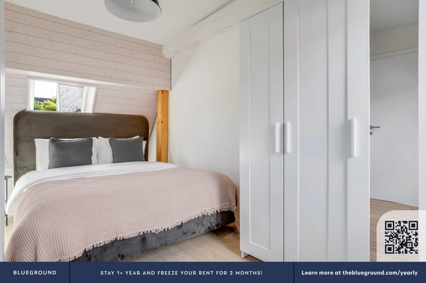 Blueground ID241, Enge 11