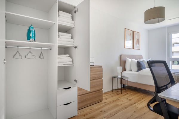 Geräumig Kloten 1.0 ZW. mit Keller & W/T, Nah zum Markt, by Blueground 15