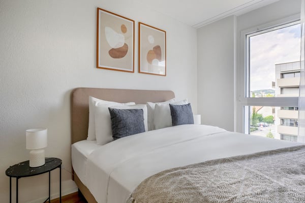 Geräumig Kloten 1.0 ZW. mit Keller & W/T, Nah zum Markt, by Blueground 12