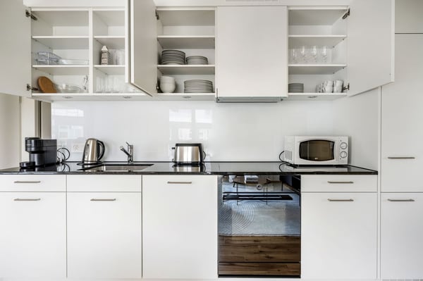 Geräumig Kloten 1.0 ZW. mit Keller & W/T, Nah zum Markt, by Blueground 8