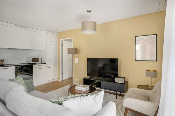 Geräumig Kloten 1.0 ZW. mit Keller & W/T, Nah zum Markt, by Blueground 3