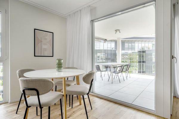 Geräumig Kloten 1.0 ZW. mit Keller & W/T, Nah zum Markt, by Blueground 5