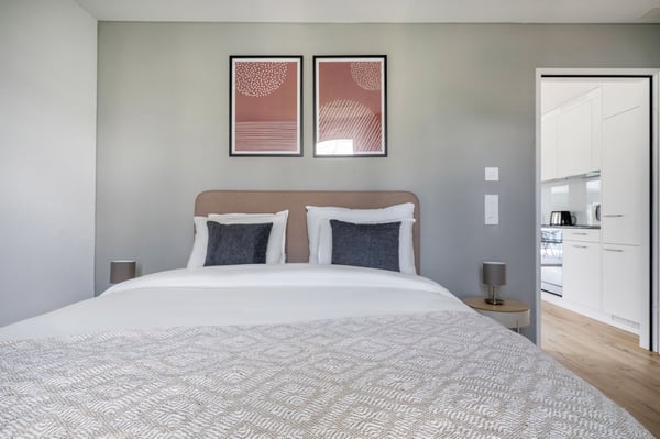 Geräumig Kloten 1.0 ZW. mit Keller & W/T, Nah zum Markt, by Blueground 20