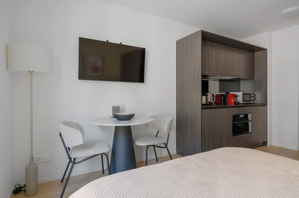 Schöne Wiedikon 2.0 Zim.+W/T, +Lag, 2 Min. zum Markt, über Blueground 2