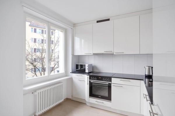 2 Minutes Walk for Oerlikon Train Station, 2 Minutes Walk from the Oerlikon Central Market 6