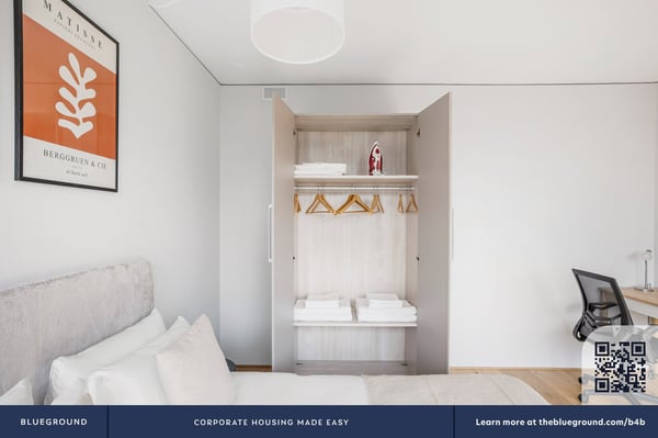 Furnished 1.5-room apartment with elevator in Basel city center 8