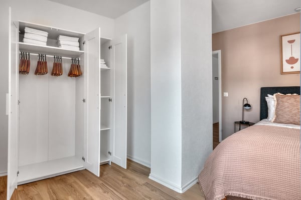 Sonniges Iselin 1.5 Zim.+Lager, 1 Min. zum Markt, über Blueground 13