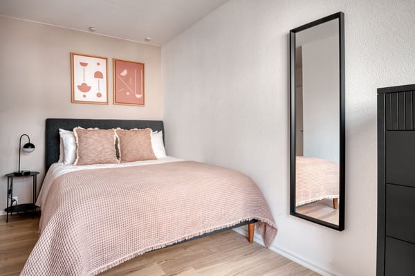 Sonniges Iselin 1.5 Zim.+Lager, 1 Min. zum Markt, über Blueground 12