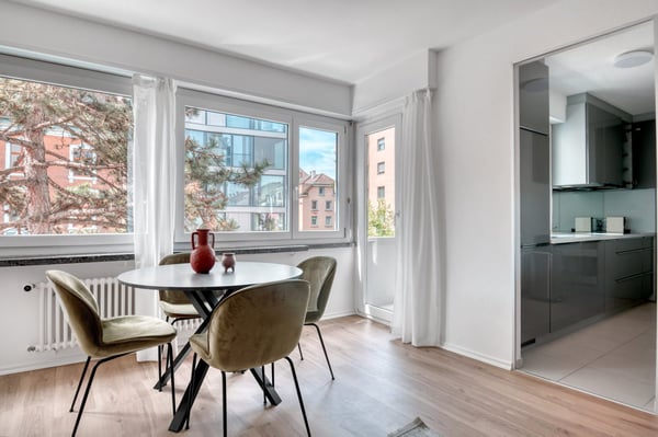 Sonniges Iselin 1.5 Zim.+Lager, 1 Min. zum Markt, über Blueground 5