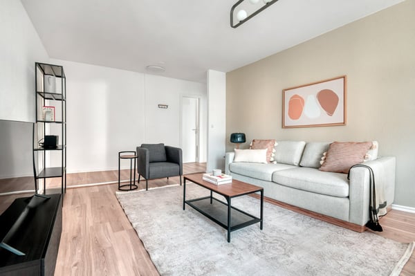 Sonniges Iselin 1.5 Zim.+Lager, 1 Min. zum Markt, über Blueground 3