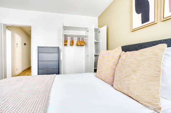 Elegantes Iselin 1 Zim.+Lager, 1 Min. zum Markt, über Blueground 10