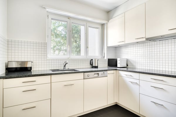 Charmante Vorstädte 1 Zim. + Lager, 10Min zum Markt, über Blueground 6