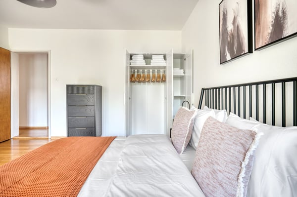 Charmante Vorstädte 1 Zim. + Lager, 10Min zum Markt, über Blueground 11