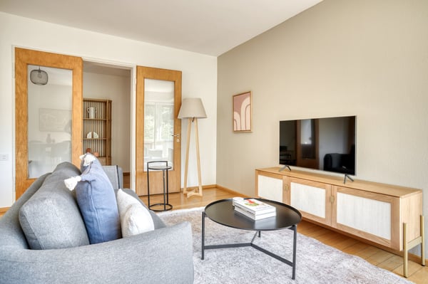 Charmante Vorstädte 1 Zim. + Lager, 10Min zum Markt, über Blueground 3