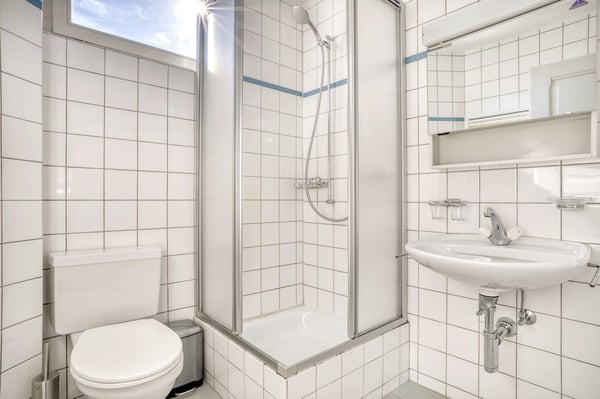 Charmante Breite 1Zim. mit W/T + Lager, nah Basel SBB, über Blueground 13