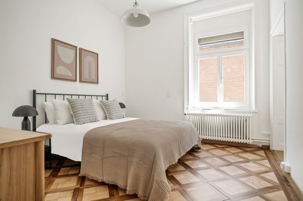 Schike Weinegg 1.5 Zim.+W/T ,2 Min. zum Markt, über Blueground 14