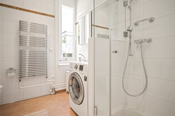 Schike Weinegg 1.5 Zim.+W/T ,2 Min. zum Markt, über Blueground 13