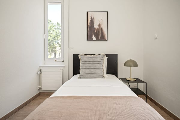 Schike Weinegg 1.5 Zim.+W/T ,2 Min. zum Markt, über Blueground 18