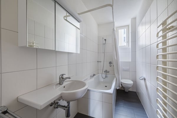 Göttlich Enge 1.5 Zim. mit Keller, Nah zum Markt, by Blueground 12