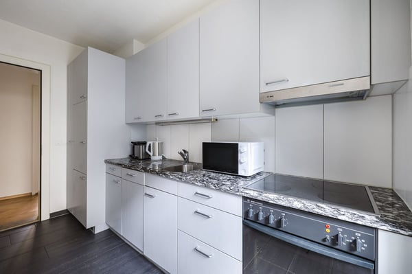 Göttlich Enge 1.5 Zim. mit Keller, Nah zum Markt, by Blueground 7